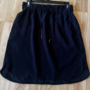 Lululemon size 8 black casual skirt